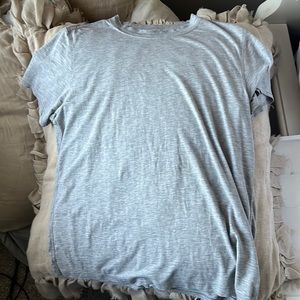 lululemon t-shirt perfect condition